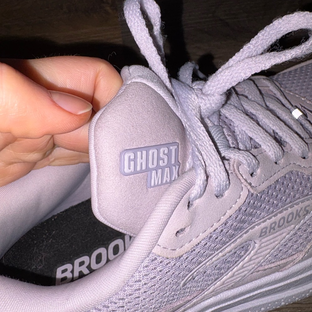 Brooks Women's Light purple lilac lavender Sneakers 7.5 - Picture 5 of 6